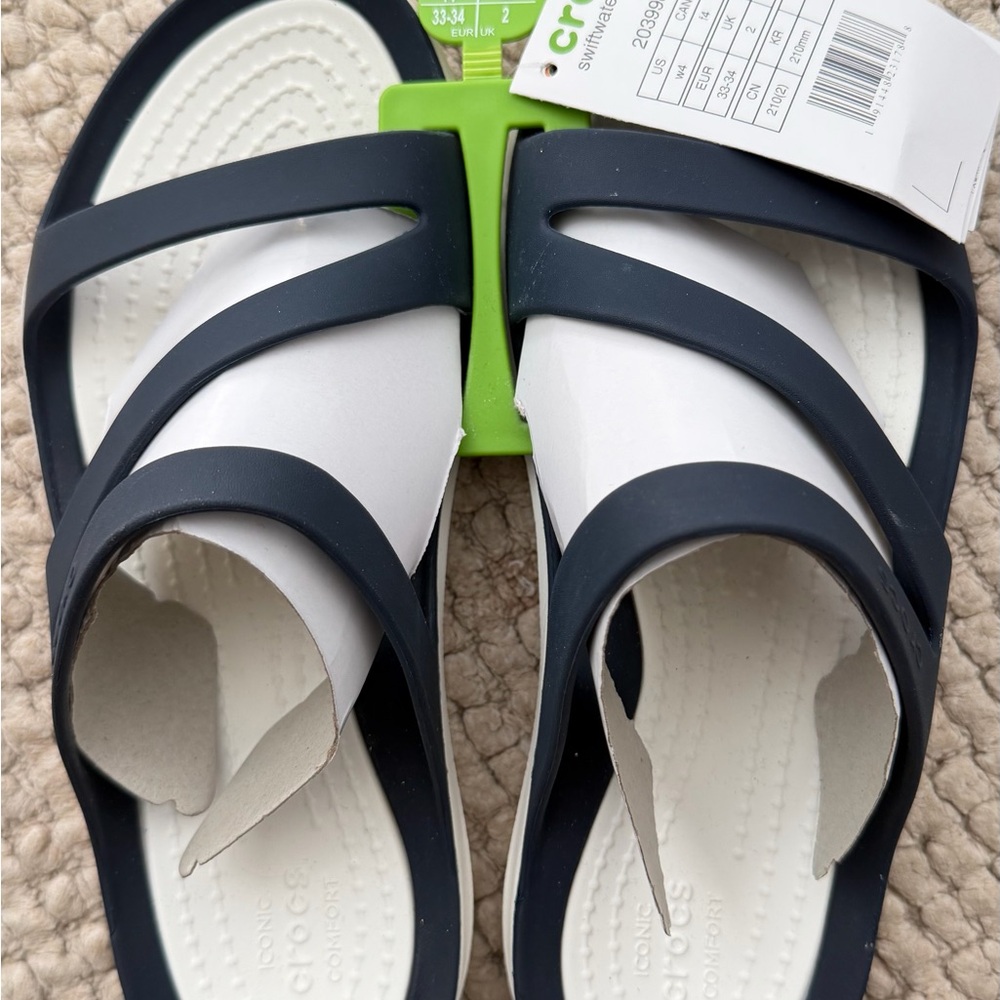 Girls SZ 2 Crocs Sandles NWT Blue White Slip Ons
